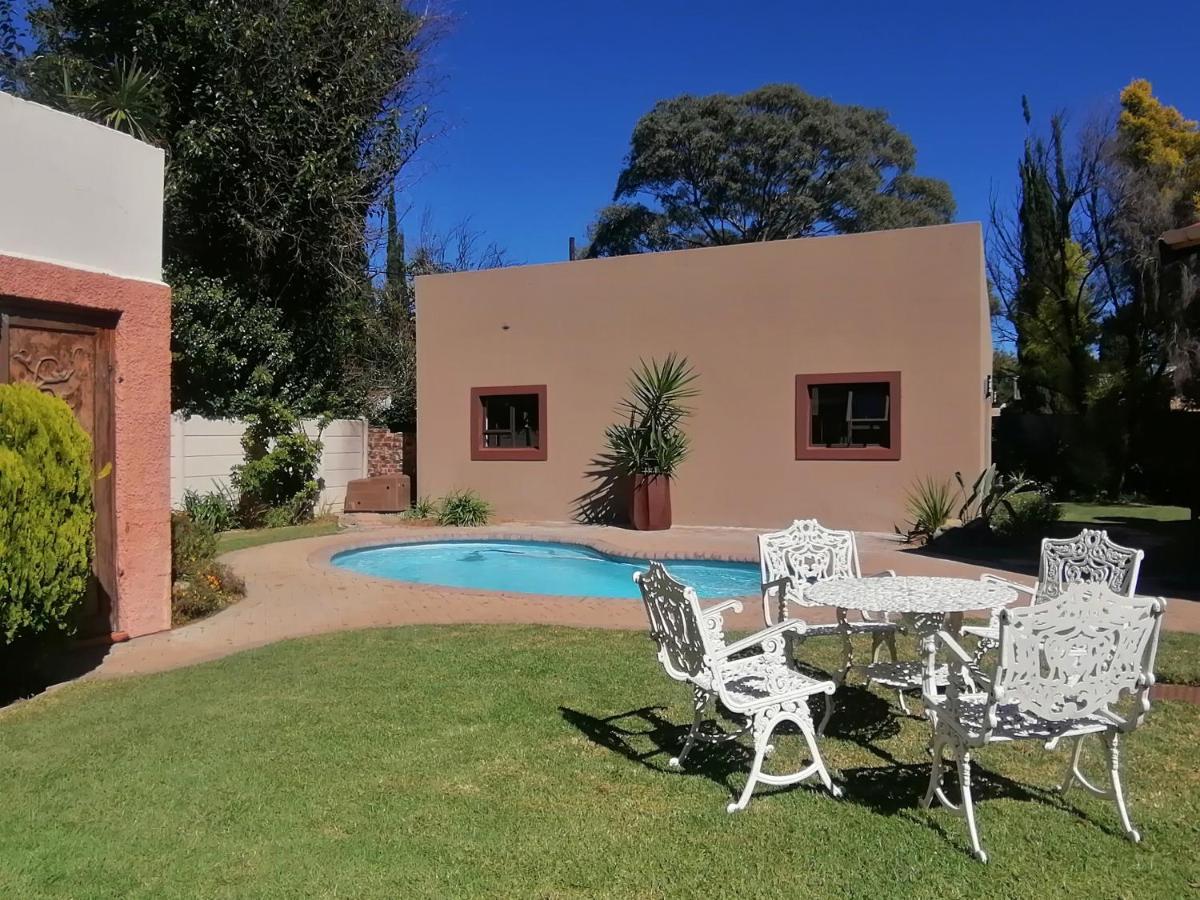 Easy Inn Guesthouse Welkom Buitenkant foto