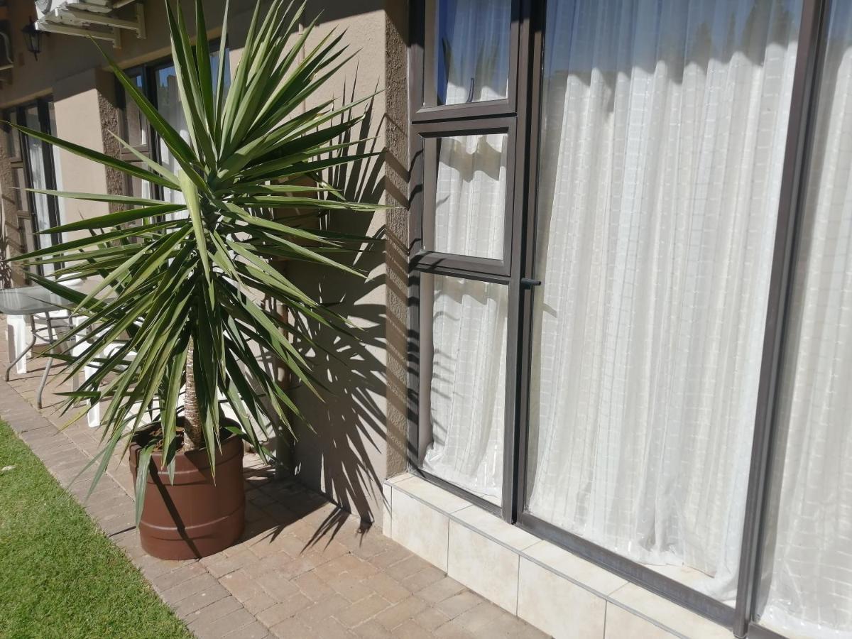 Easy Inn Guesthouse Welkom Buitenkant foto
