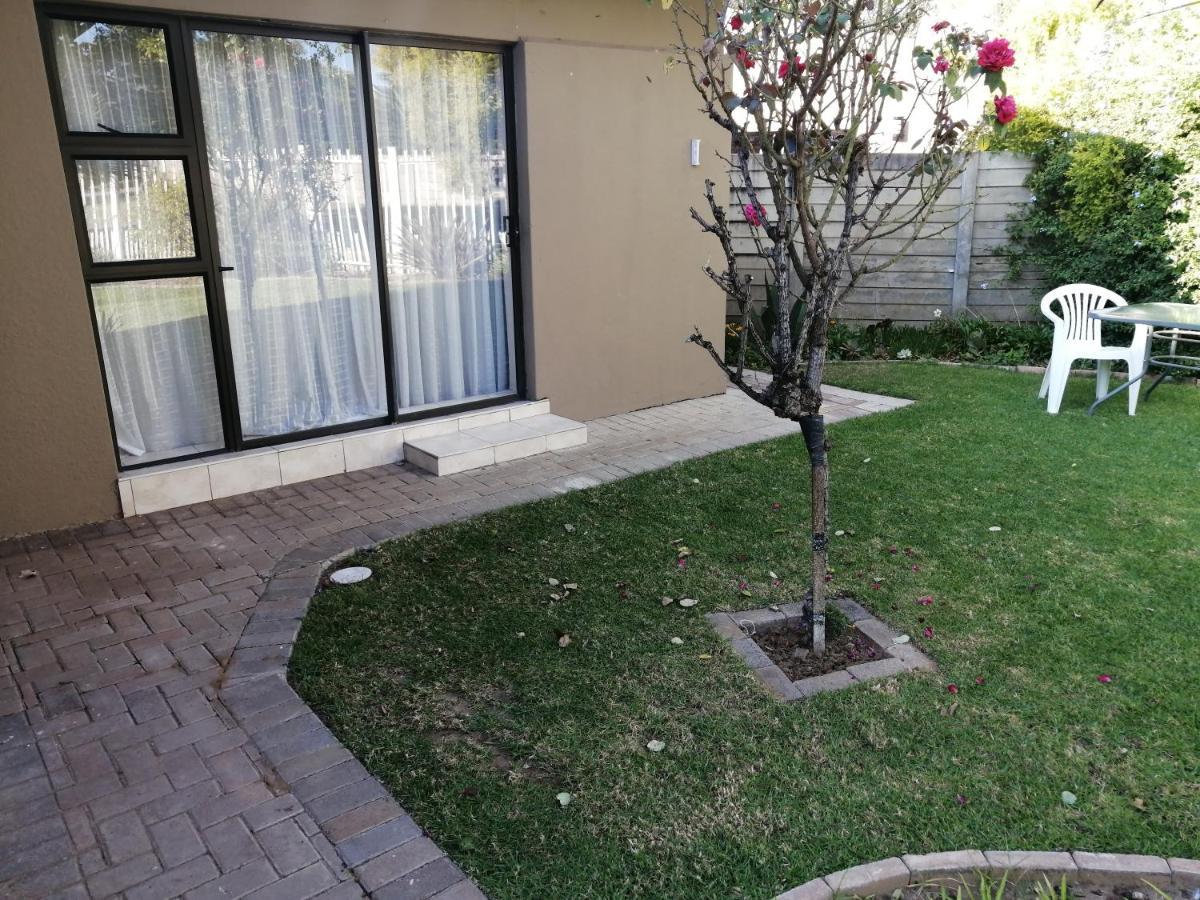 Easy Inn Guesthouse Welkom Buitenkant foto